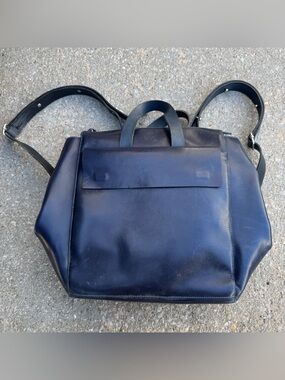 M0851 Backpack Convertible Tote Bag Navy Blue Leather Straps Utility Zip Pocket